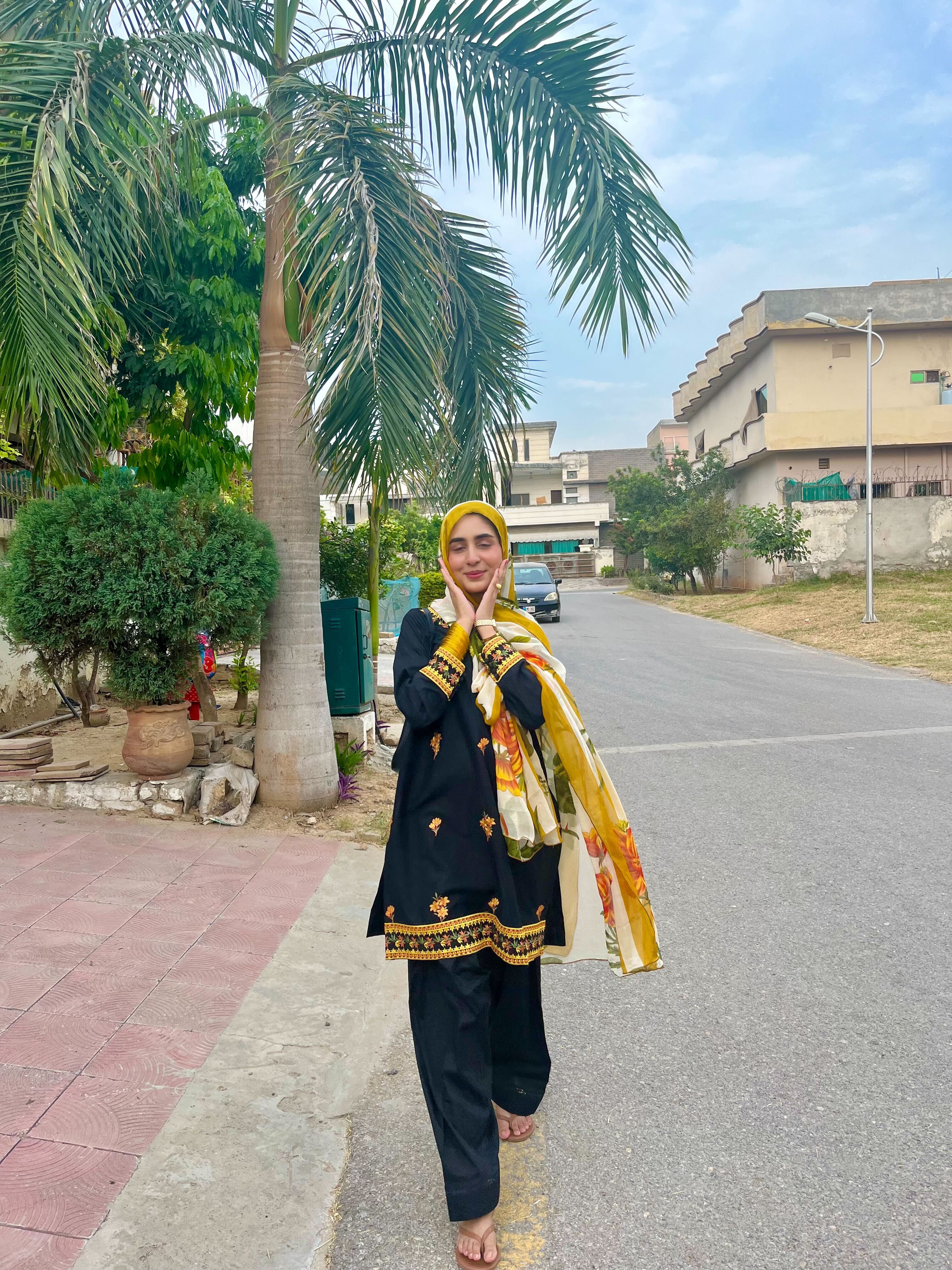 Zarafshan – Embroidered Cambric 3-Piece Set