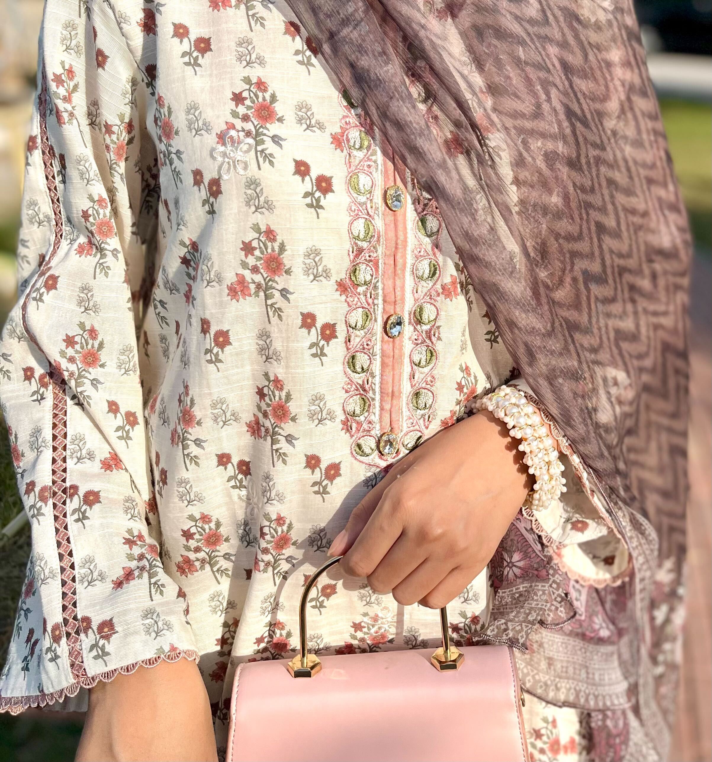 Mehek – Embroidered Khaddar 3-Piece Set