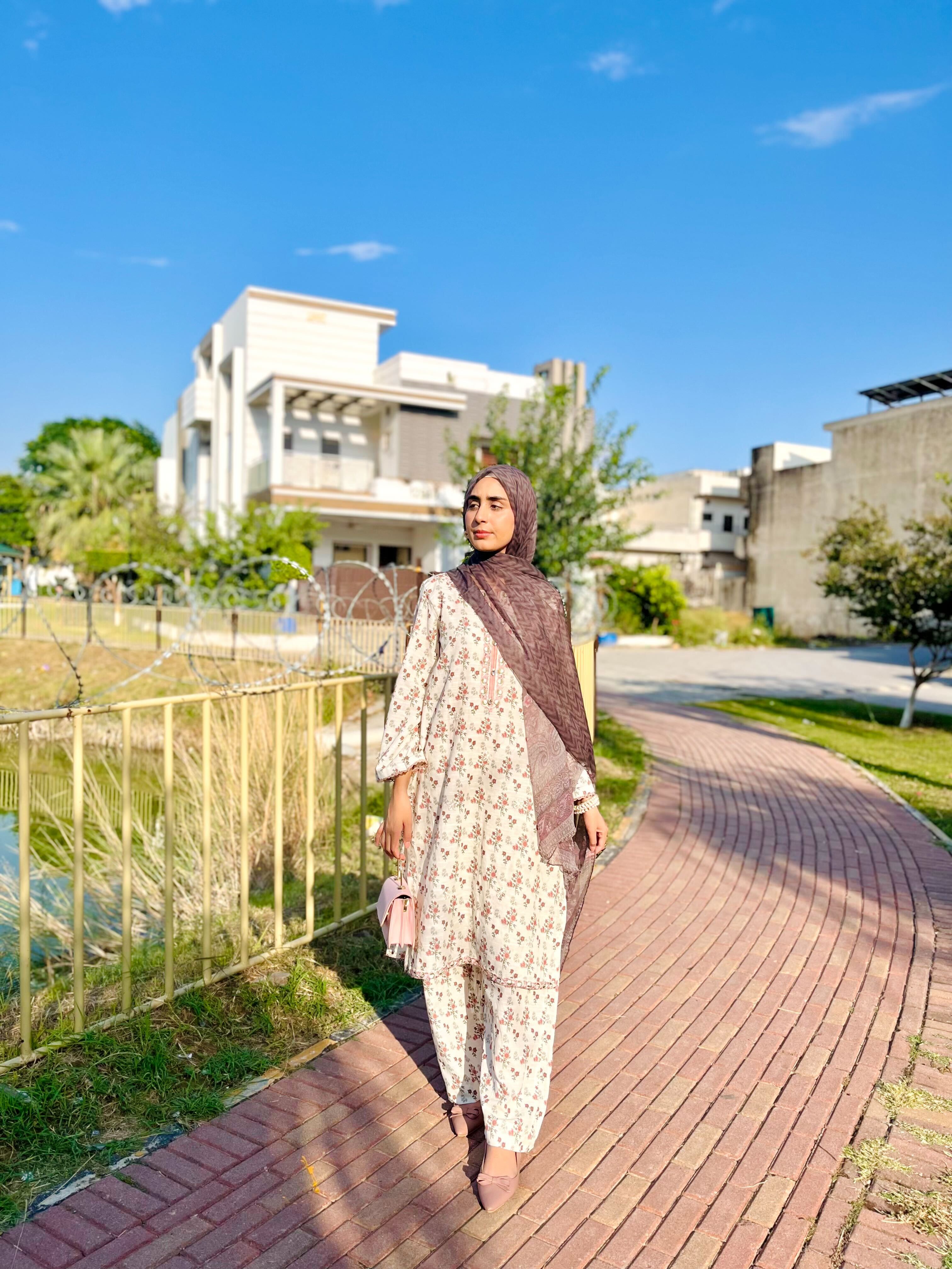 Mehek – Embroidered Khaddar 3-Piece Set